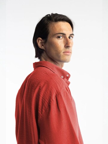 Fit confort Chemise Giesto en rouge