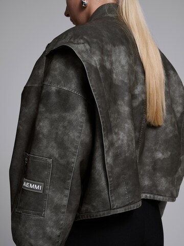 AEMMI Tussenjas 'Leather Bomber' in Grijs