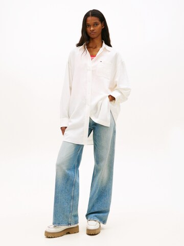 Tommy Jeans Shirt dress in White: front