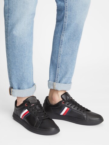 Sneaker low de la TOMMY HILFIGER pe negru: față