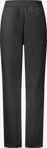 FYNCH-HATTON Regular Pants in Black