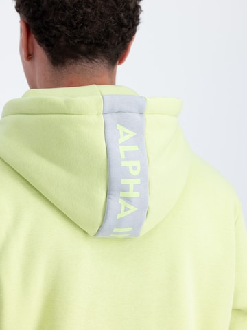 Coupe regular Sweat-shirt ALPHA INDUSTRIES en jaune