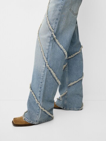 Bershka Loosefit Jeans in Blau