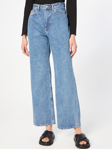 Monki Wide leg Jeans in Blue: front