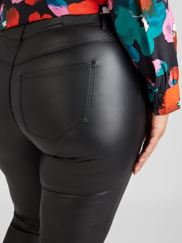 Skinny Jean 'HELLA' ONLY Curve en noir