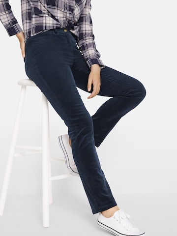 Slimfit Pantaloni di bonprix in blu