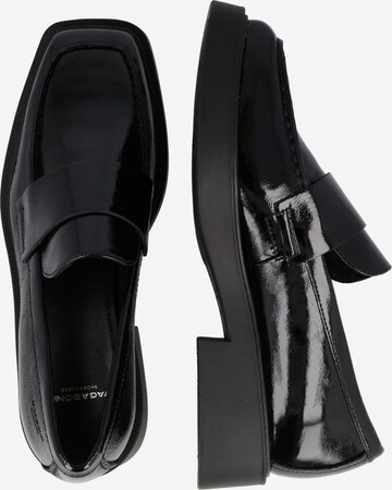 VAGABOND SHOEMAKERS - Sapato Slip-on 'JILLIAN' em preto