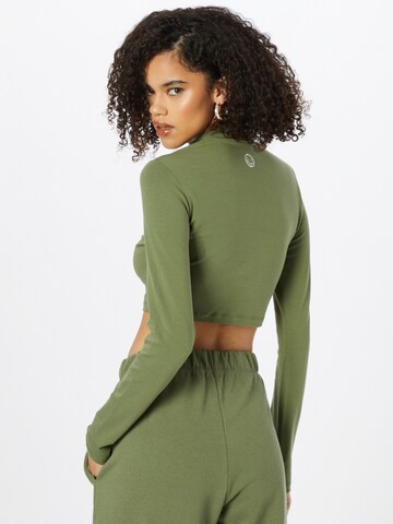 Tricou 'Jara' de la ABOUT YOU x INNA pe verde