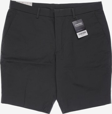 UNIQLO Shorts in 33 in Green: front