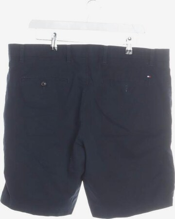 TOMMY HILFIGER Shorts in 38 in Blue