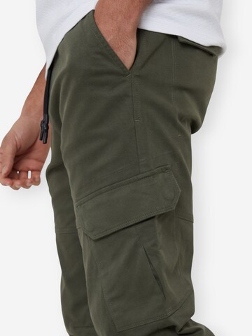 Threadbare Regular lange Cargohose 'Belfast' in Grün
