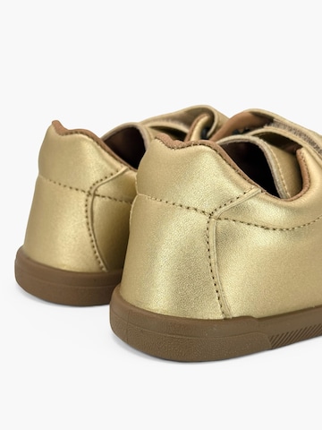Sneaker di Pisamonas in oro