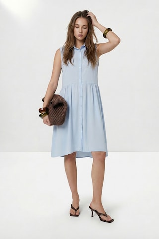 Robe-chemise Trendyol en bleu : devant