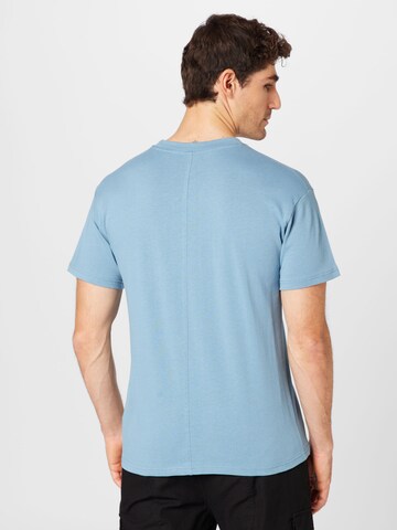 !Solid T-shirt i blå