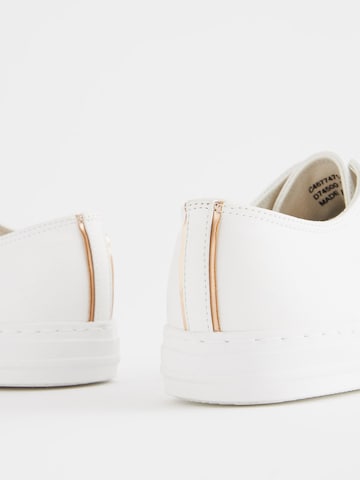 Sneaker low de la Next pe alb