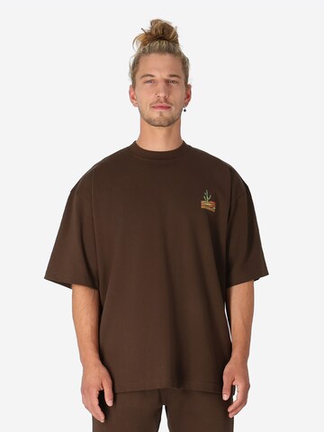 SPITZBUB Shirt in Braun: Vorderseite