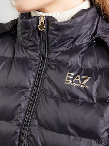 Geacă de primăvară-toamnă de la EA7 Emporio Armani pe negru