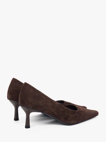 Estro Pumps '1158-1' in Brown
