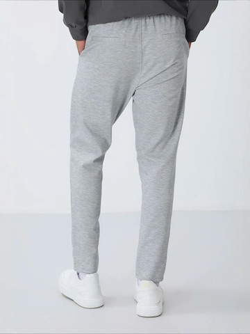 Tommy Life Tapered Workout Pants 'Jogginghose' in Grey