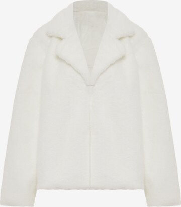 ALARY Between-Season Jacket in White: front