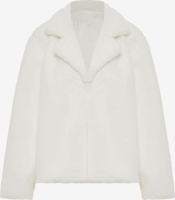 ALARY Between-Season Jacket in White: front