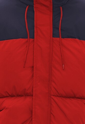 Giacca invernale di MO in rosso