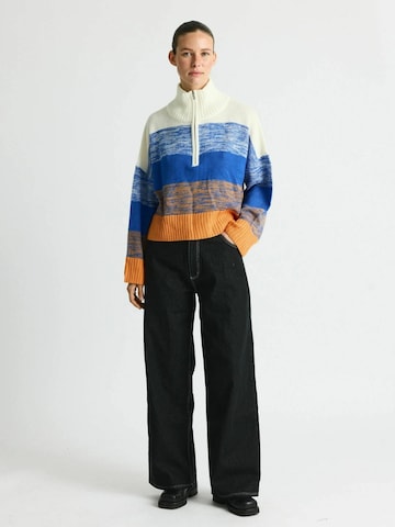 Résumé Neulepaita ' TuanaRS ' värissä sininen