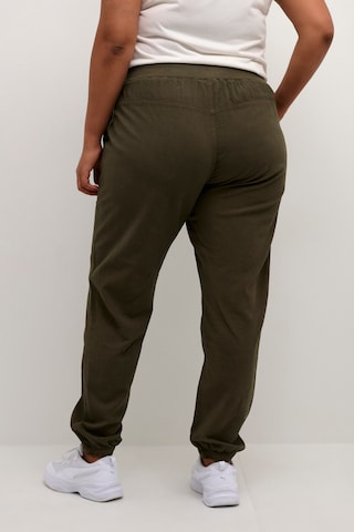 KAFFE CURVE Tapered Trousers 'Nana' in Green