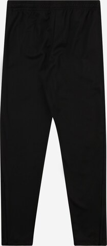 regular Pantaloni sportivi di NIKE in nero