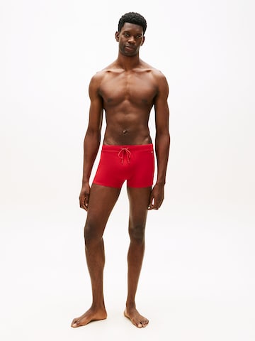 Shorts de bain 'Essential' TOMMY HILFIGER en rouge