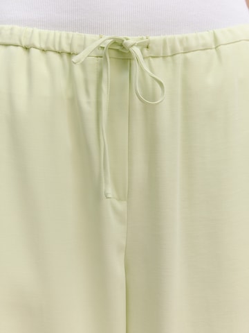 EDITED Wide leg Trousers 'Bjelle' in Green