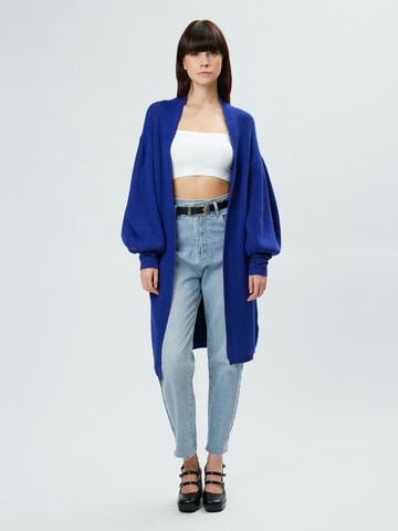 Influencer Strickjacke in Blau