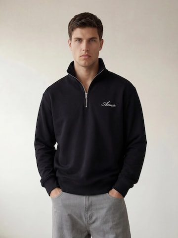 ARMIE Mikina 'The Charlie Half-Zip Sweatshirt' – černá: přední strana