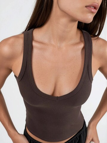 Busem Top in Braun