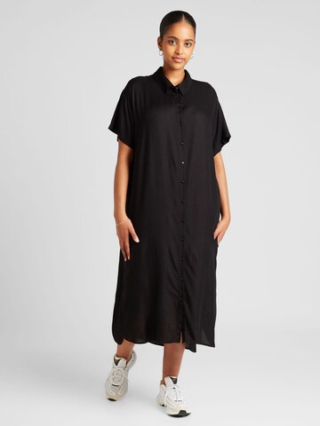 Robe-chemise 'BUMPY' Vero Moda Curve en noir : devant