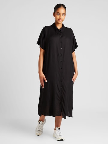 Vero Moda Curve Skjortklänning 'BUMPY' i svart: framsida