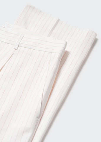 Regular Pantalon à plis MANGO en blanc