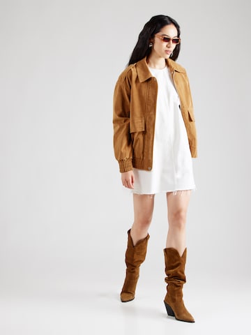 Monki - Vestido en blanco