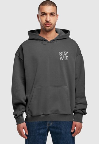 Merchcode Sweatshirt 'Stay Wild' in Grau: Vorderseite