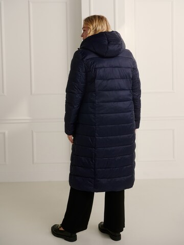 Guido Maria Kretschmer Curvy Winter coat 'Indira' in Blue