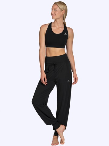 Magadi Loose fit Workout Pants 'Florence' in Black