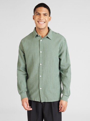 Comfort fit Camicia di WEEKDAY in verde: frontale