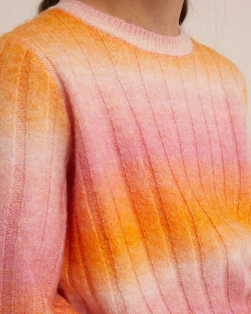 WE Fashion Sweater in Orange