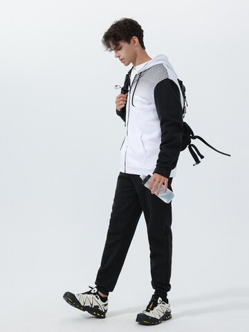 YOUTHUP Sports Suit in Black