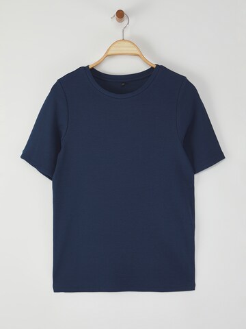 Trendyol Curve T-Shirt in Blau: Vorderseite