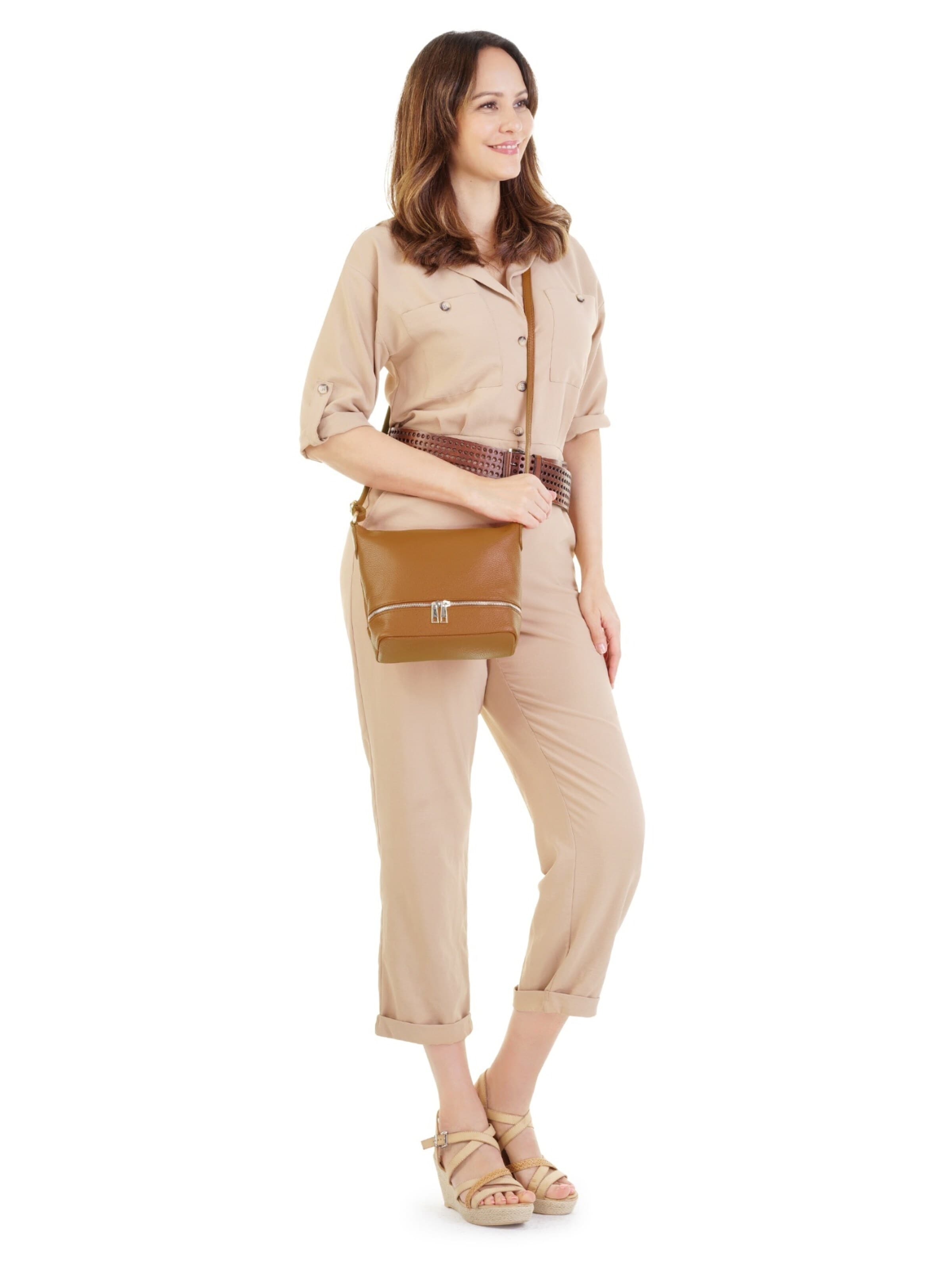 Cluty Crossbody Bag in Brown: front