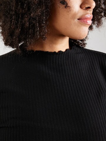 T-shirt ONLY Carmakoma en noir