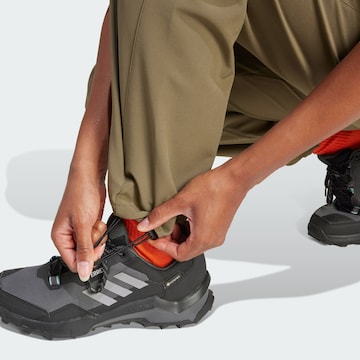 Regular Pantalon outdoor 'Lifeflex' ADIDAS TERREX en vert