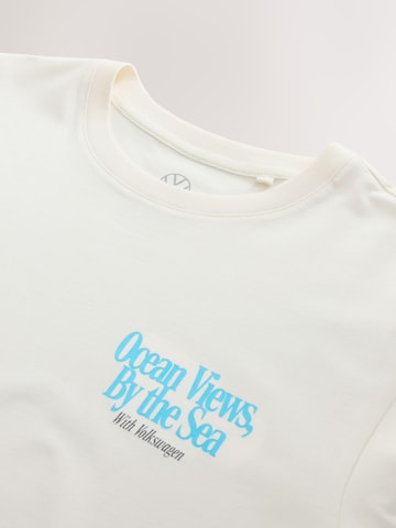 T-Shirt Next en blanc