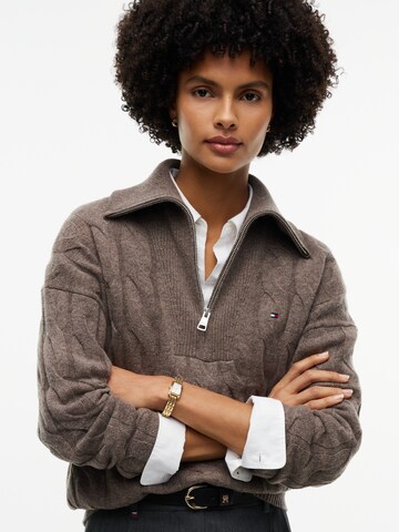 TOMMY HILFIGER Pullover in Braun